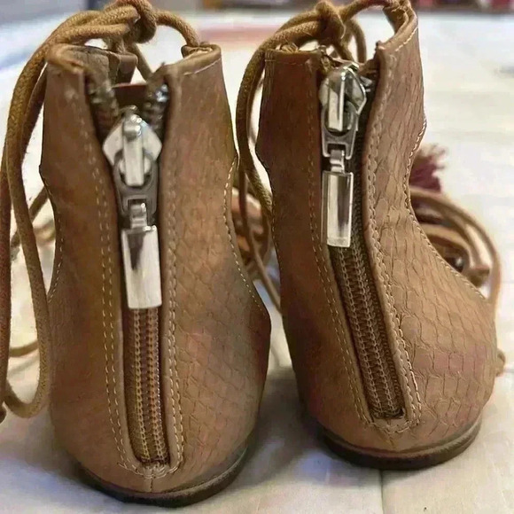 Fringe Sandals - Picture 5 of 7